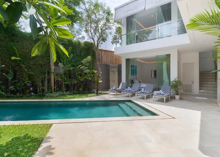 Fantastic 3 Bed Villa, Walk To Beach, Sunny Pool Seminyak