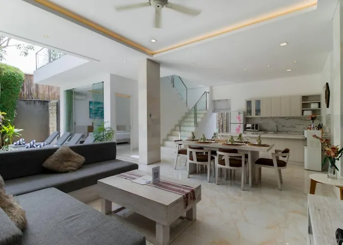 Fantastic 3 Bed Villa, Walk To Beach, Sunny Pool * Seminyak