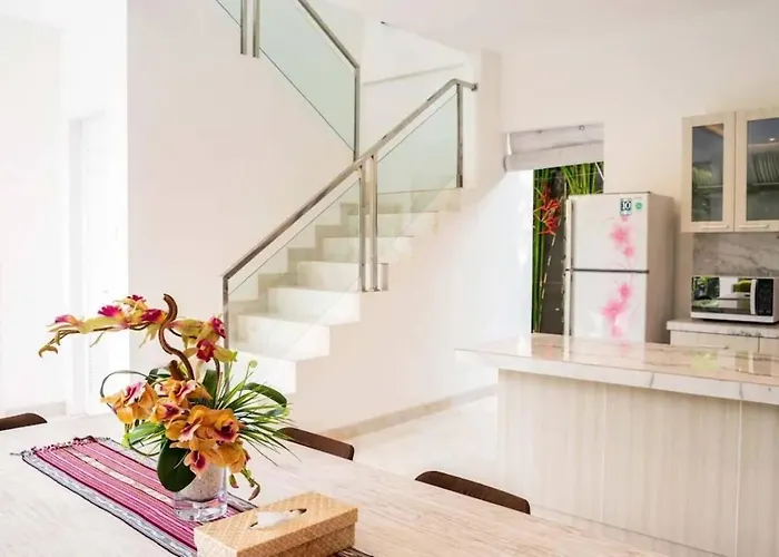 Villa Fantastic 3 Bed Villa, Walk To Beach, Sunny Pool