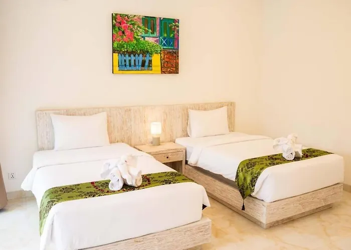 Fantastic 3 Bed Villa, Walk To Beach, Sunny Pool Seminyak