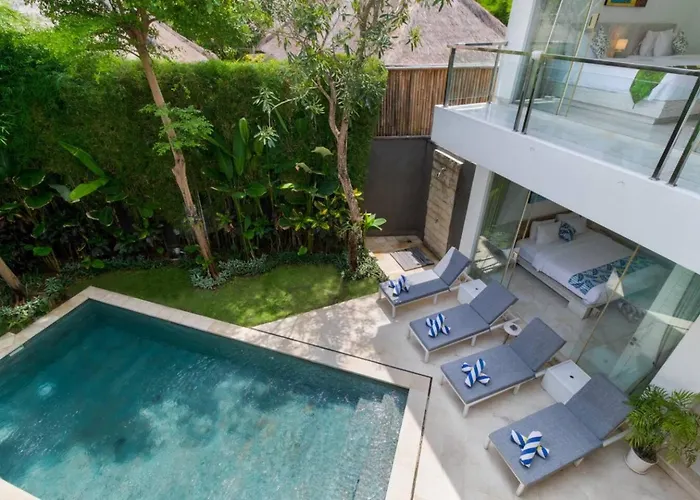 Fantastic 3 Bed Villa, Walk To Beach, Sunny Pool * Seminyak